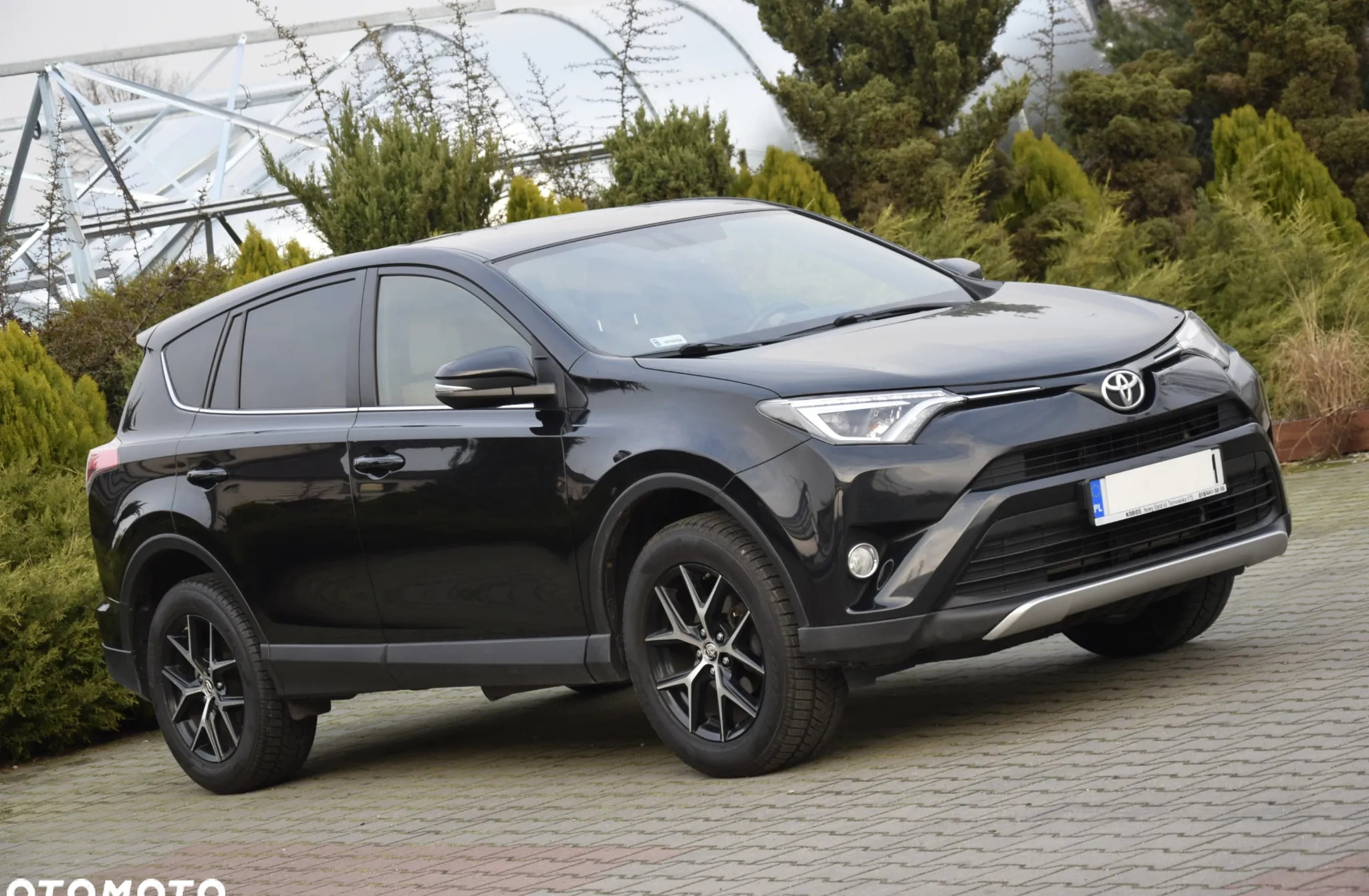 Toyota RAV4 cena 66800 przebieg: 328000, rok produkcji 2016 z Żuromin małe 326